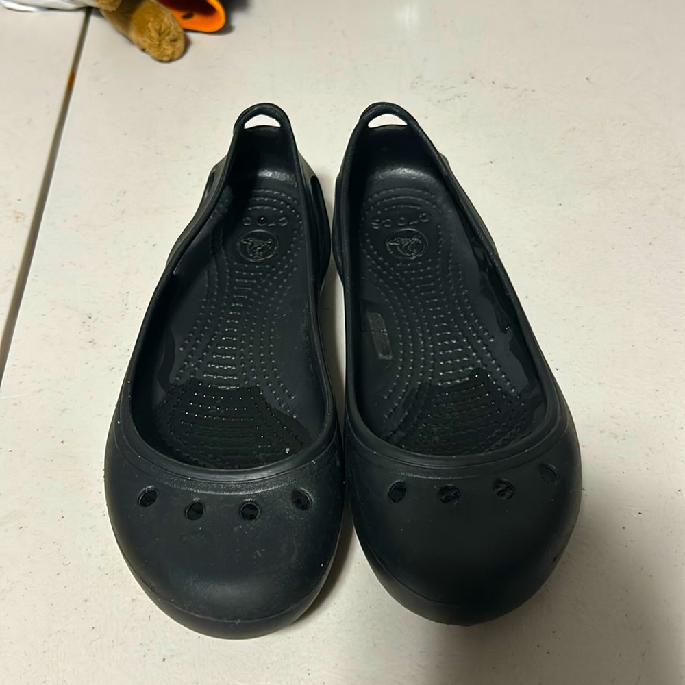 CROCS Kadee Ballet Flats Black Slip On Shoes Cutout Detaild Size 6 Women’s